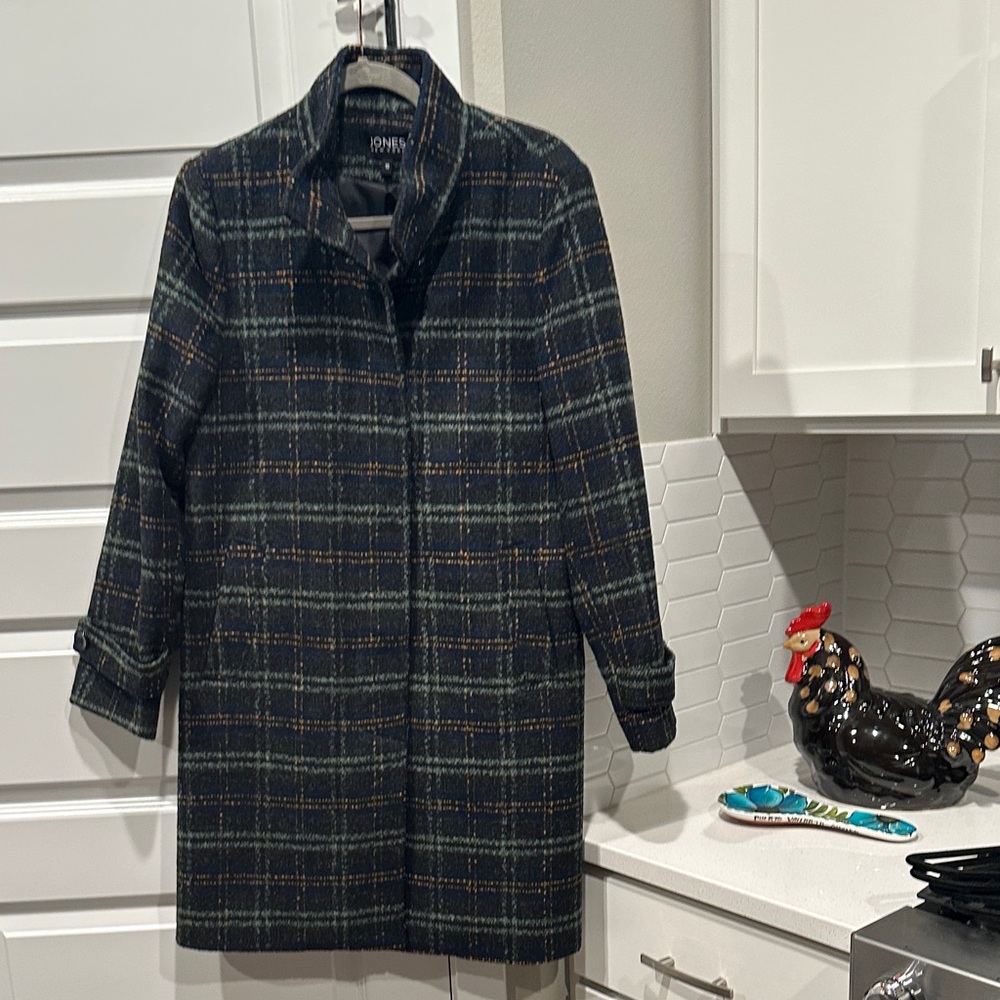 EUC WORN ONE TIME!!!! Jones New York Women's Trench Coat - Black and Green Plaid